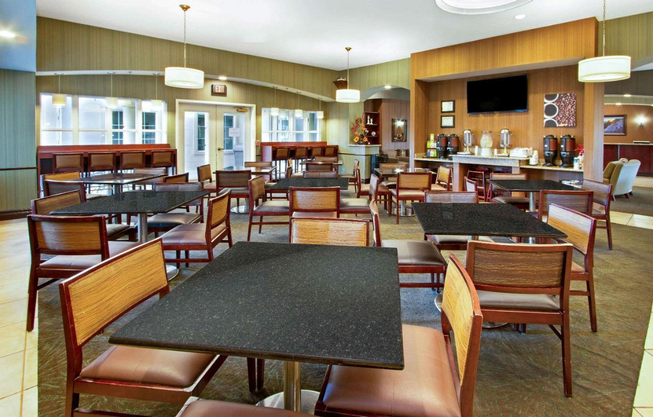 La Quinta Inn & Suites By Wyndham Albuquerque Midtown Екстериор снимка