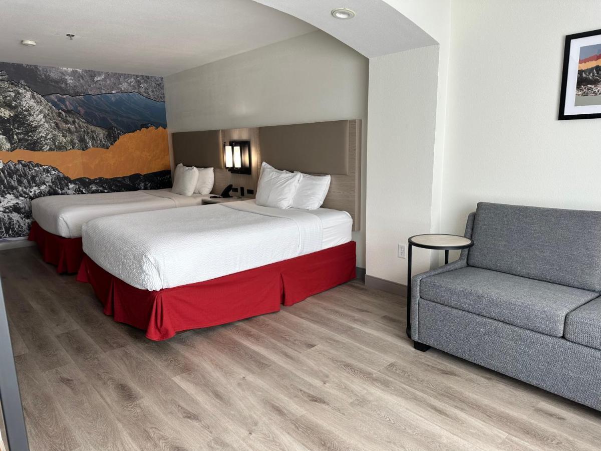 La Quinta Inn & Suites By Wyndham Albuquerque Midtown Екстериор снимка