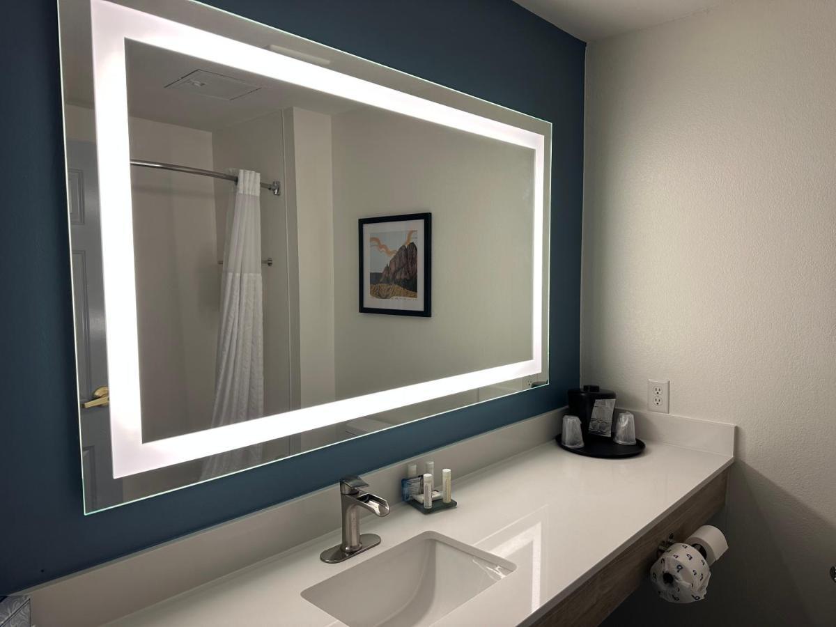 La Quinta Inn & Suites By Wyndham Albuquerque Midtown Екстериор снимка